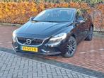 Volvo V40 2.0 T2 Nordic+ Leder/Stoelverw./Standverw./LED, Auto's, Volvo, Voorwielaandrijving, 65 €/maand, Zwart, Handgeschakeld