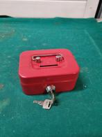 geldkistje rood klein 2x sleutel, Verzamelen, Spaarpotten, Ophalen of Verzenden, 'T Olde Gre-j, Info@toldegrej.nl, Endepoelstraat 20f Didam
