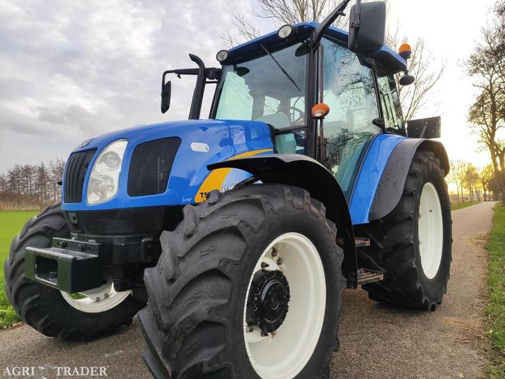 Mooie New Holland T 5060, Zakelijke goederen, Agrarisch | Tractoren, 7500 tot 10000, New Holland, 80 tot 120 Pk, Gebruikt