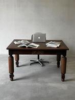 Vintage houten bureau, gedraaide poten, Antiek en Kunst, Antiek | Meubels | Tafels, Ophalen
