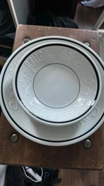 Spaghetti schaal en 4 schaaltjes, Huis en Inrichting, Keuken | Servies, Keramiek, Nieuw, Ophalen of Verzenden, Schaal of Schalen