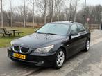 BMW 5-Serie 523i LCI AUT, Auto's, BMW, Achterwielaandrijving, Zwart, Sedan, 1700 kg