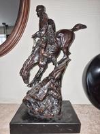 Bronzen beeld van een indiaan te paard, Antiek en Kunst, Ophalen