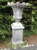 Betonnen pot en hoge sokkel tulp 140 cm hoog., Tuin en Terras, Bloembakken en Plantenbakken, Ophalen, Rond, Nieuw, Tuin