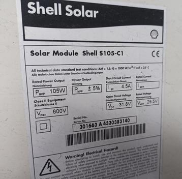 Drie gebruikte zonnepanelen beschikbaar voor biedingen