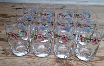 12 Vintage drinkglazen Luminarc, klaprozen en bloemen beschikbaar voor biedingen