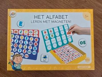 Toy Universe - Het alfabet - leren met magneten 5+ beschikbaar voor biedingen
