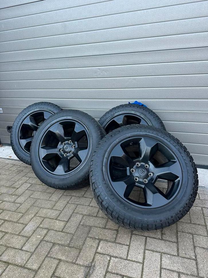 Dodge Ram 20 inch Origineel, Auto-onderdelen, Banden en Velgen, Banden en Velgen, Winterbanden, 20 inch, 275 mm, Ophalen