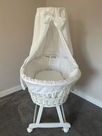 Rotan wieg met wieltjes, Kinderen en Baby's, Babywiegjes en Ledikanten, Ophalen, Zo goed als nieuw, Wieg