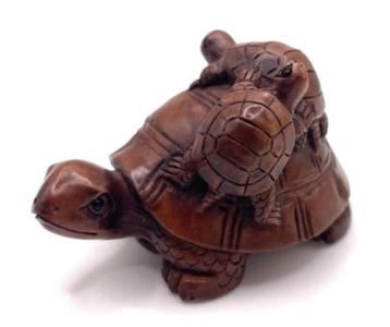 Netsuke van 3 schildpadden beschikbaar voor biedingen