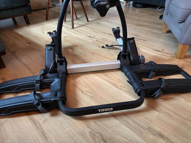 Thule OutWay Platform 2 (993001, 993005), Auto diversen, Fietsendragers, Zo goed als nieuw, Achterklepdrager, 2 fietsen, Brede banden