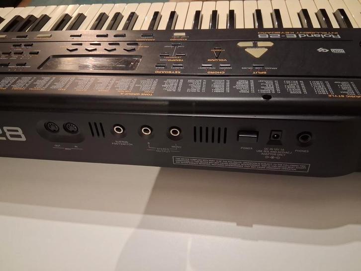 Roland E-28 Keyboard - Defect, voor reparatie, Muziek en Instrumenten, Keyboards, Ophalen