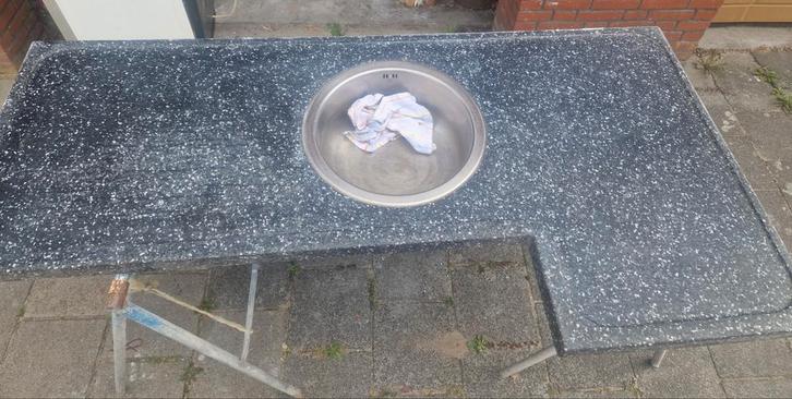 L vormig zwart terrazzo aanrechtblad met RVS spoelbak, Huis en Inrichting, Keuken | Keukenelementen, Gebruikt, Minder dan 100 cm