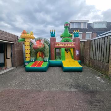 Springkussen Dino te huur beschikbaar voor biedingen
