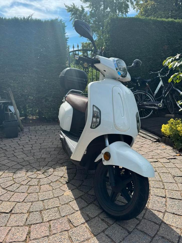 Electrische scooter 45km, Fietsen en Brommers, Scooters | Overige merken, Zo goed als nieuw, Elektrisch, Ophalen