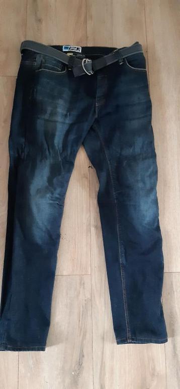 Motorjeans beschikbaar voor biedingen