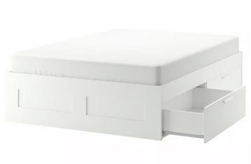 1 x Ikea Brimnes bed, compleet met lattenbodem en matras beschikbaar voor biedingen