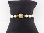 Parel armband met gouden slot                           D70