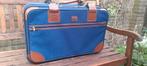 Blauwe reiskoffer met 2 wielen, Ophalen, Zo goed als nieuw, Hard kunststof