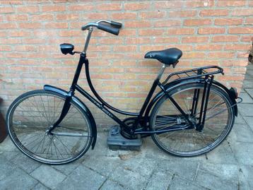 Een mooie omafiets beschikbaar voor biedingen