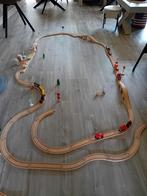 grote  IKEA houten treinbaan met allerlei auto.s en treinen, Kinderen en Baby's, Speelgoed | Houten speelgoed, Ophalen of Verzenden