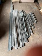 Metal stud, Ophalen, IJzer