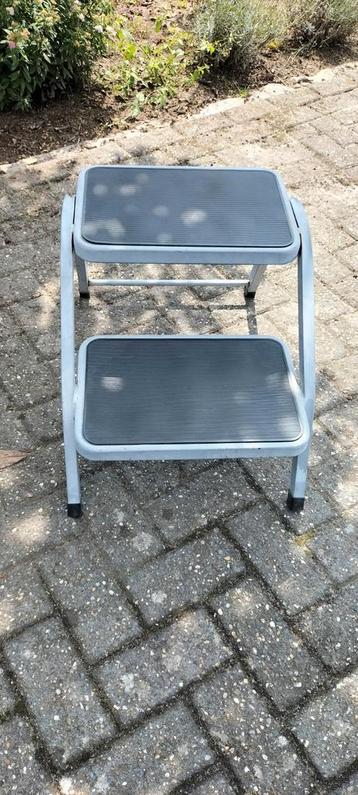 Trapje voor caravan, opstapje beschikbaar voor biedingen