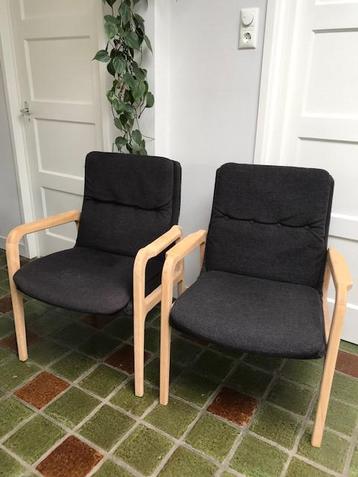 Fauteuils stoelen zwarte bekleding, beuken