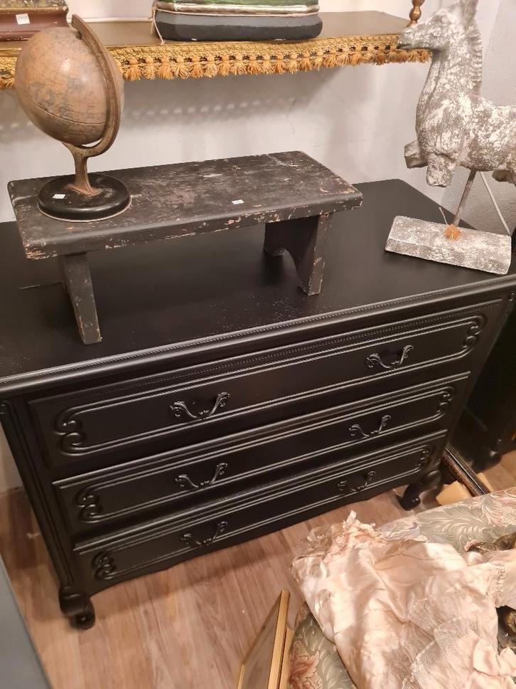 Vintage ladekastje Queen Ann, Huis en Inrichting, Kasten | Ladekasten, Zo goed als nieuw, Minder dan 100 cm, 50 tot 100 cm, 25 tot 50 cm