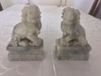 2 Chinese zeepsteen beelden wit/grijs H15/Br 9 1/2 € 32,50, Antiek en Kunst, Ophalen
