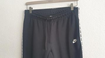 Nike joggingbroek zwart Maat M beschikbaar voor biedingen