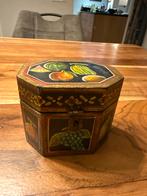 Houten antieke poederdoos met fruitmotieven, Antiek en Kunst, Curiosa en Brocante, Ophalen of Verzenden