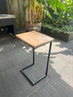 Bijzettafel mangohout met zwart metalen onderstel, Ophalen, Minder dan 55 cm, Zo goed als nieuw, Rechthoekig