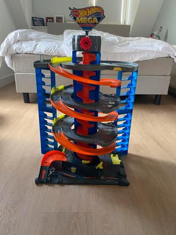 Hot Wheels City Mega Garage met 4 auto’s beschikbaar voor biedingen