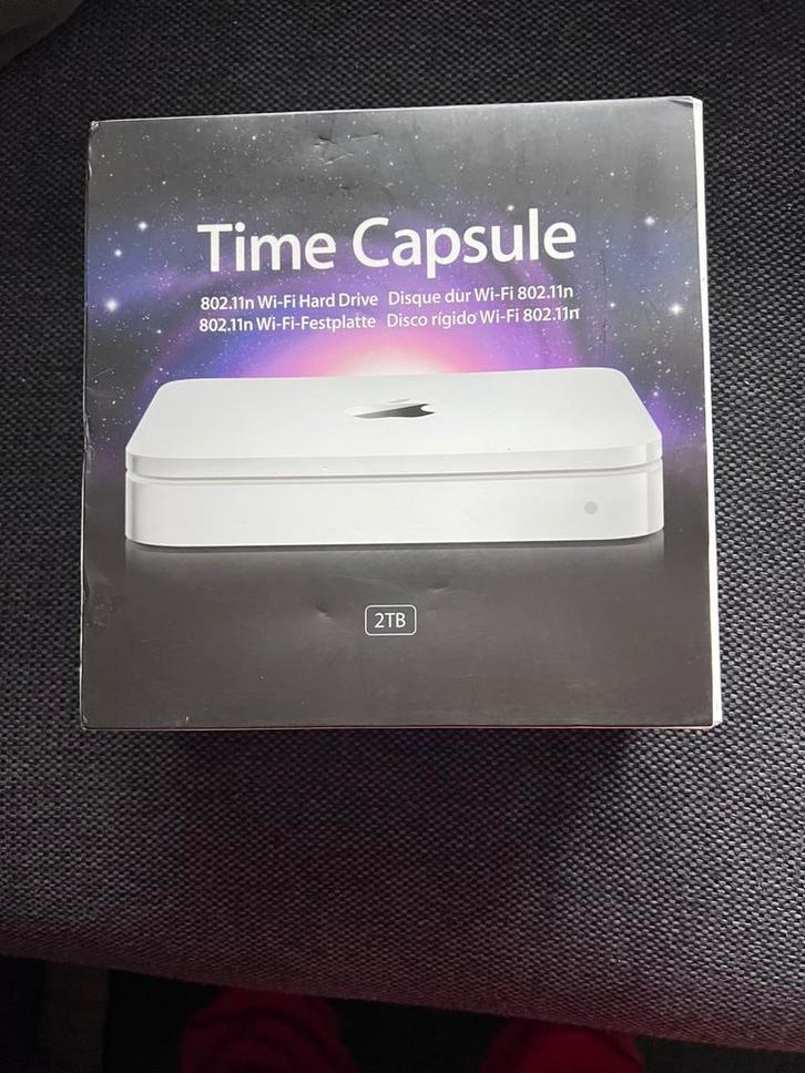 apple time capsule 2TB 8002.11n 4e generatie A1409, Computers en Software, Routers en Modems, Zo goed als nieuw, Router met modem