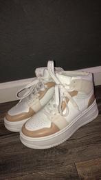 Sneakers maat 38 maar valt kleiner uit!!, Ophalen of Verzenden, Zo goed als nieuw, Sneakers of Gympen