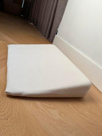 Snoozzz Reflux Kussen Baby Hellend Kussen voor Ledikant beschikbaar voor biedingen
