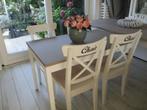 4 leuke witte stoelen met tekst chair mankeert niets aan, Huis en Inrichting, Stoelen, Ophalen, Wit, Vier, Hout