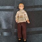 Poppenhuis jongen bruine broek beige trui Lundby, Verzamelen, Ophalen of Verzenden, Zo goed als nieuw, Poppenhuis