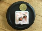 Bloedkoraal oorknopjes.     €15.00.  Bieden, Sieraden, Tassen en Uiterlijk, Antieke sieraden, Ophalen of Verzenden, Oorbellen