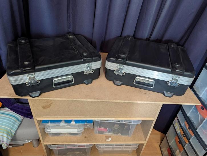 Twee flightcases, Sieraden, Tassen en Uiterlijk, Koffers, Gebruikt, Hard kunststof, Minder dan 50 cm, 45 tot 55 cm, Ophalen