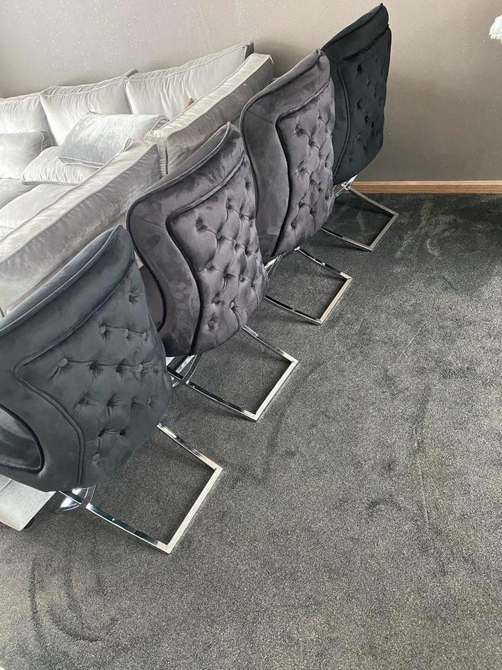 Eetkamerstoel, Huis en Inrichting, Stoelen, Zo goed als nieuw, Vier, Overige materialen, Zwart, Ophalen