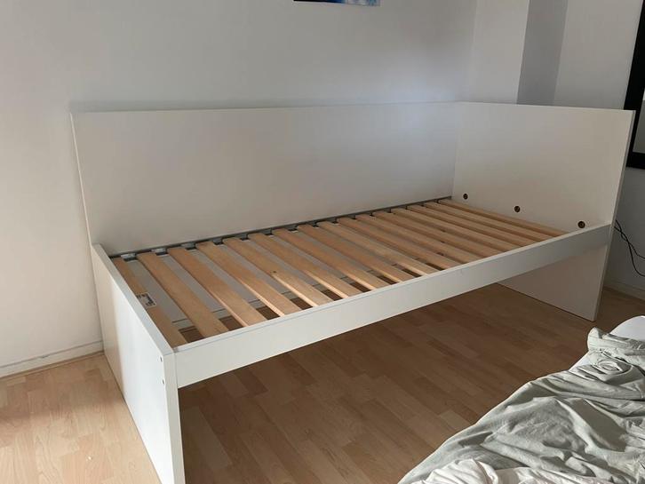 Bed Ikea Vihals, Huis en Inrichting, Slaapkamer | Bedden, Gebruikt, Eenpersoons, 90 cm, 210 cm, Hout, Wit, Ophalen