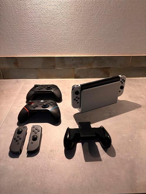 Nintendo Switch OLED + Extra's, Spelcomputers en Games, Games | Nintendo Switch, Gebruikt, Overige genres, 1 speler, Vanaf 3 jaar