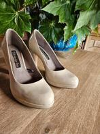 pumps Tamaris maat 39 - nieuwstaat, Pumps, Beige, Zo goed als nieuw, Ophalen