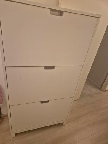 Stevige schoenenkast - veel ruimte! beschikbaar voor biedingen