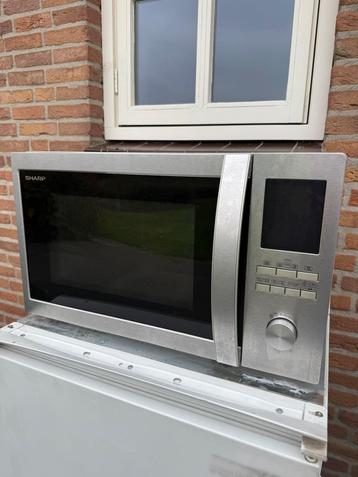 Sharp Combimagnetron - Perfect voor kleine gerechten! beschikbaar voor biedingen