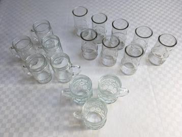 Vintage 16-delige set frisdrank- & bierglazen met handvat beschikbaar voor biedingen