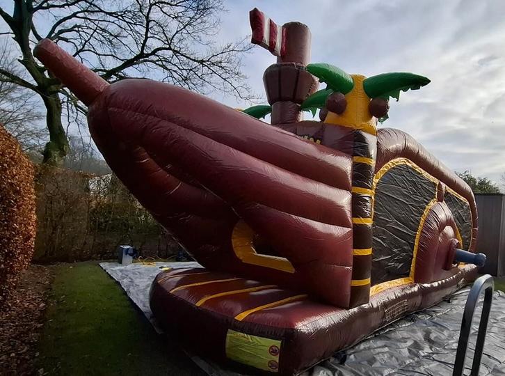 Stormbaan piratenschip te huur!, Kinderen en Baby's, Speelgoed | Buiten | Springkussens, Zo goed als nieuw, Ophalen of Verzenden