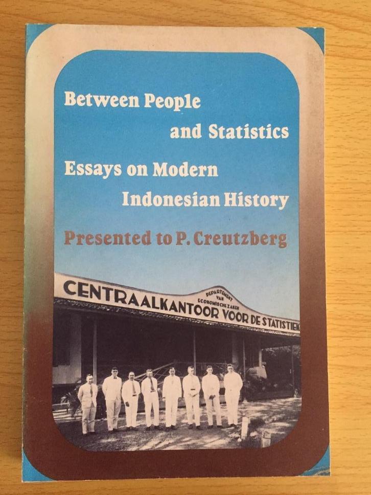 Opstellen over Indonesische geschiedenis in moderne tijd, Boeken, Overige Boeken, Gelezen, Ophalen of Verzenden